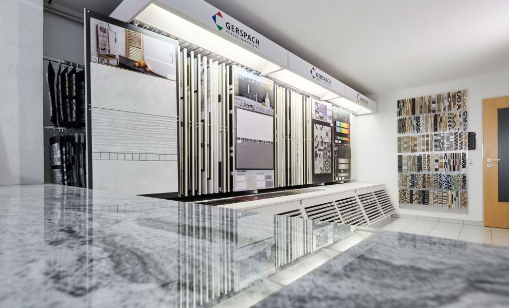 Bordüren in der Fliesen-Ausstellung